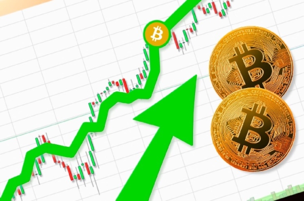 Bitcoin Drops but Hyperliquid Hits Long Records: Is Squeeze Coming?