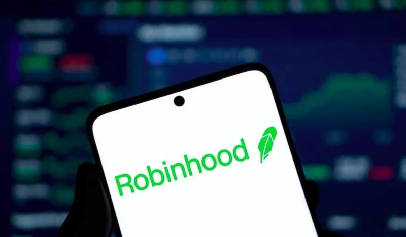 Crypto trader turns into million on Robinhood Chain meme coin