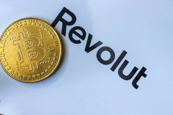 Satoshi Nakamoto’s Wallets Receive Weird $5,000 Bitcoin Transfer From Revolut User