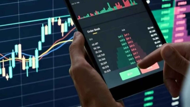 Crypto trader turns $870 into $312,000 in 5 hours